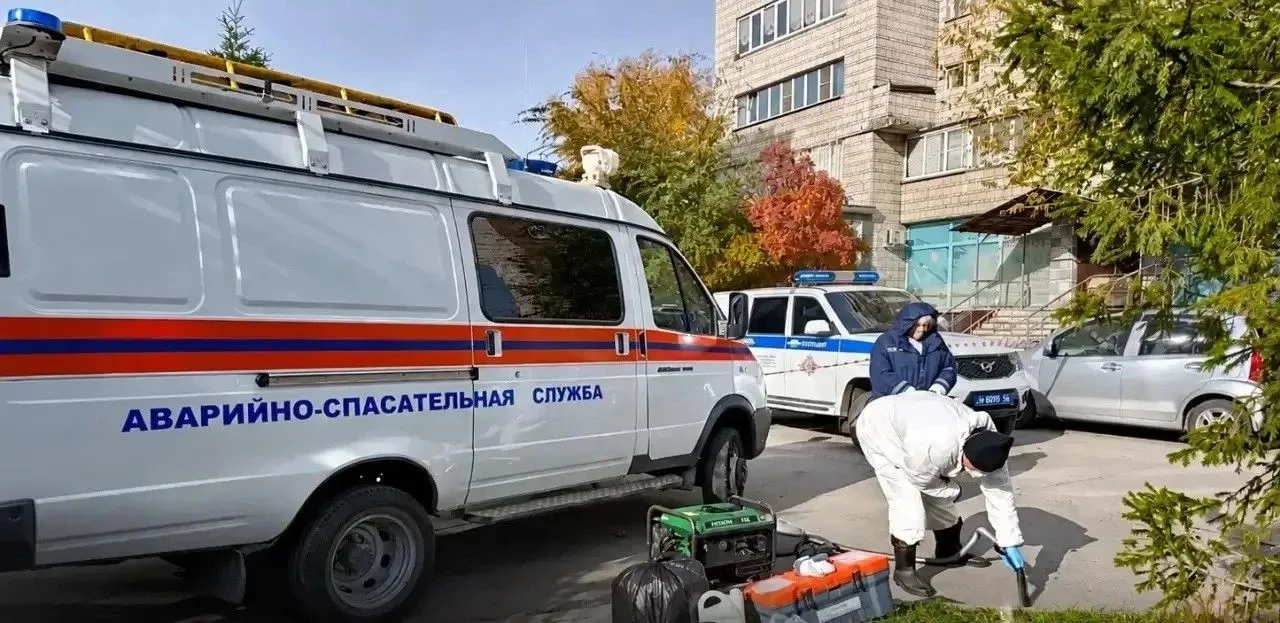 На Красном проспекте неизвестный разбил сосуд с ртутью и сбежал