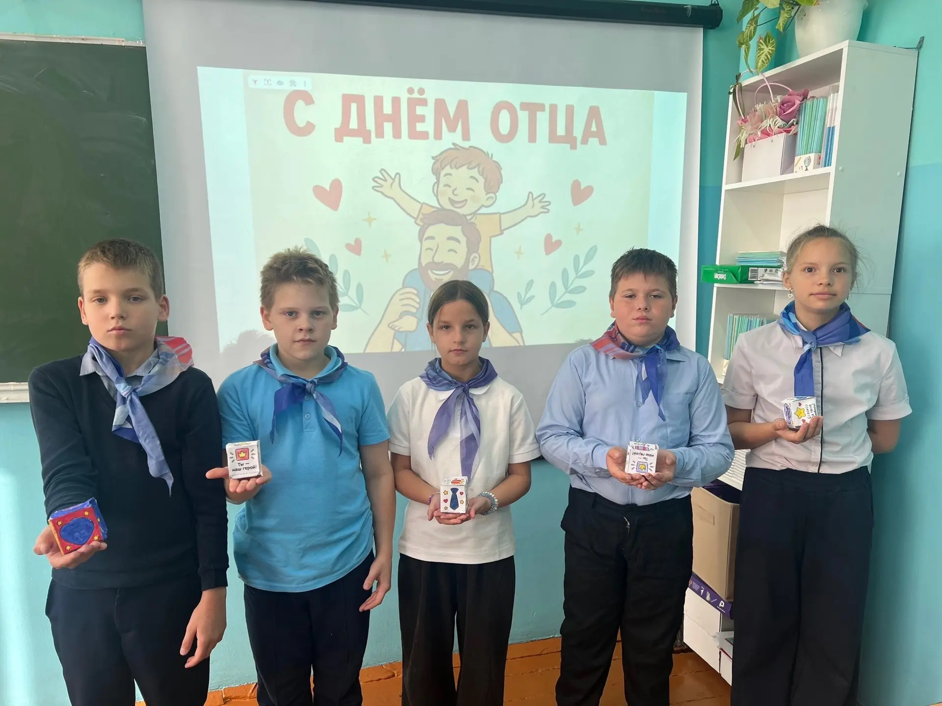 🎨🌟 В преддверии Дня отца: тепло детских рук!