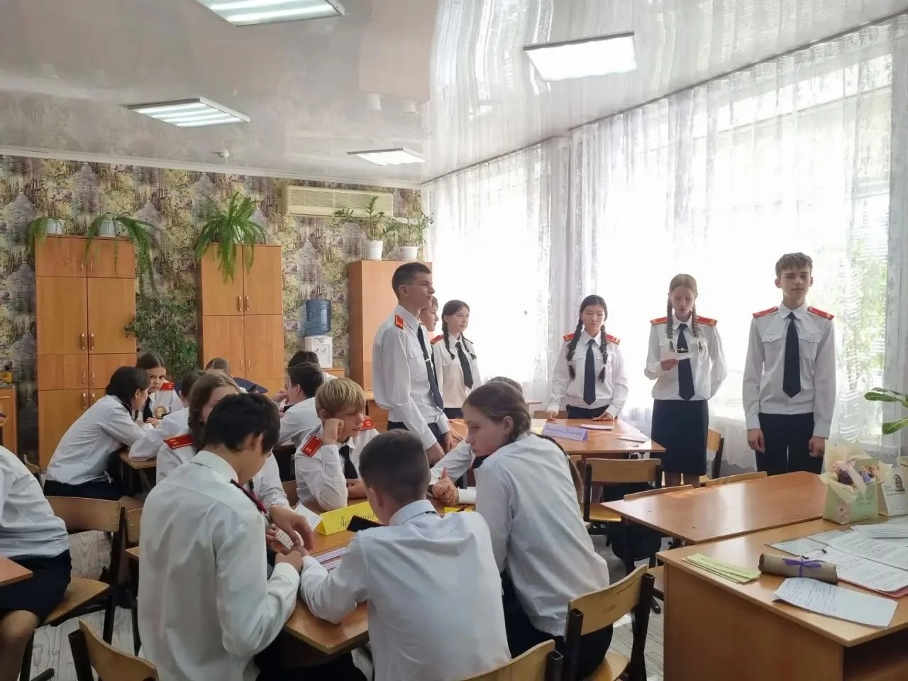 🎓 В шести школах Астрахани открылись кадетские классы Следственного комитета