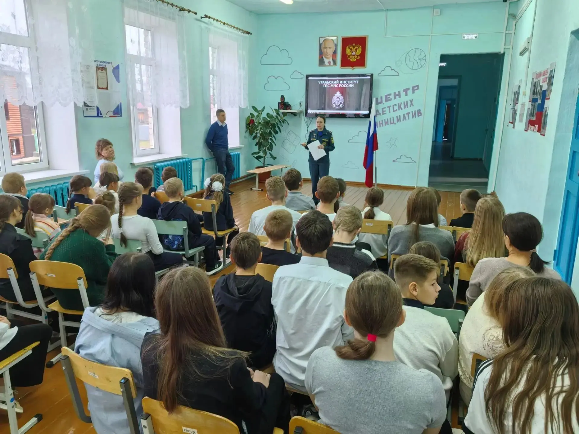 Как не растеряться при сирене и куда пойти учиться: в школах Артёмовского прошли уроки ...