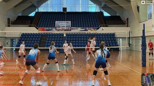 В спорткомплексе "Акробат" прошел турнир по волейболу "Движение вверх" среди юношей и д...