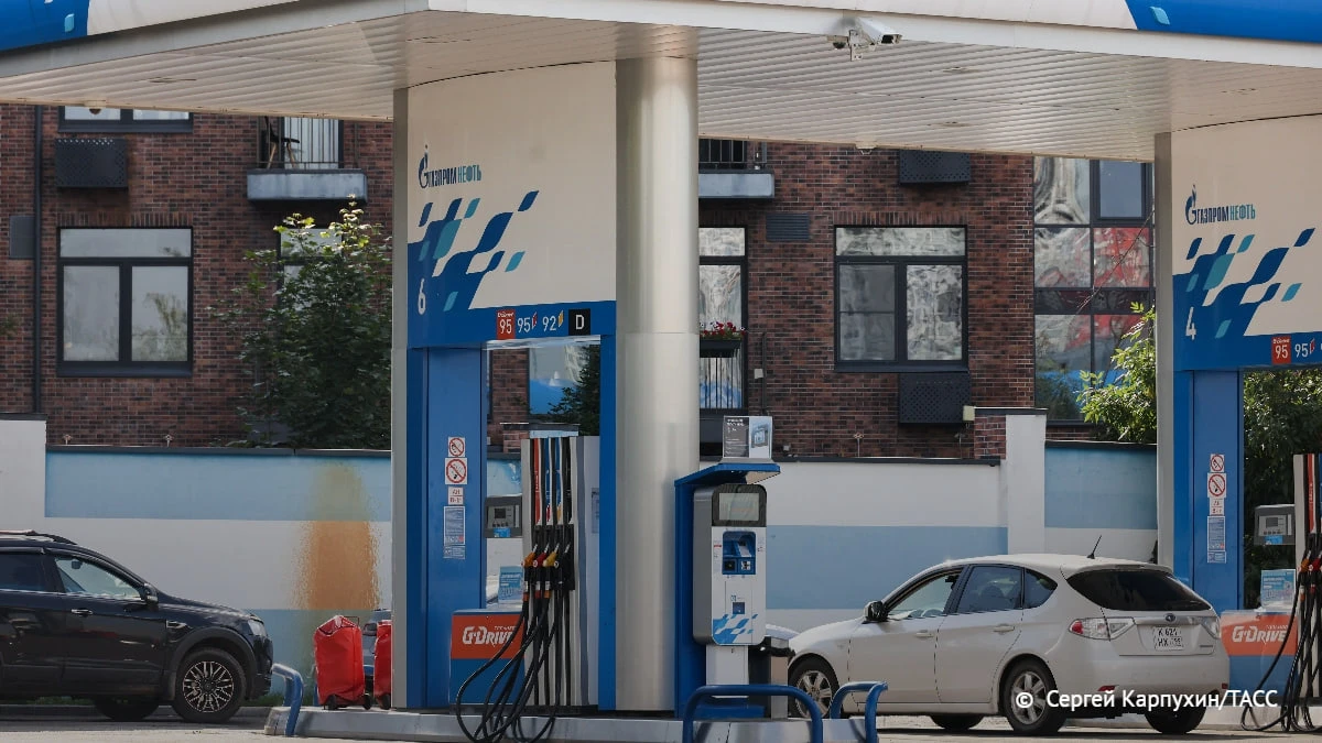 Лимиты на продажу бензина на АЗС "Газпром нефть" отменили в Новосибирской области, сооб...