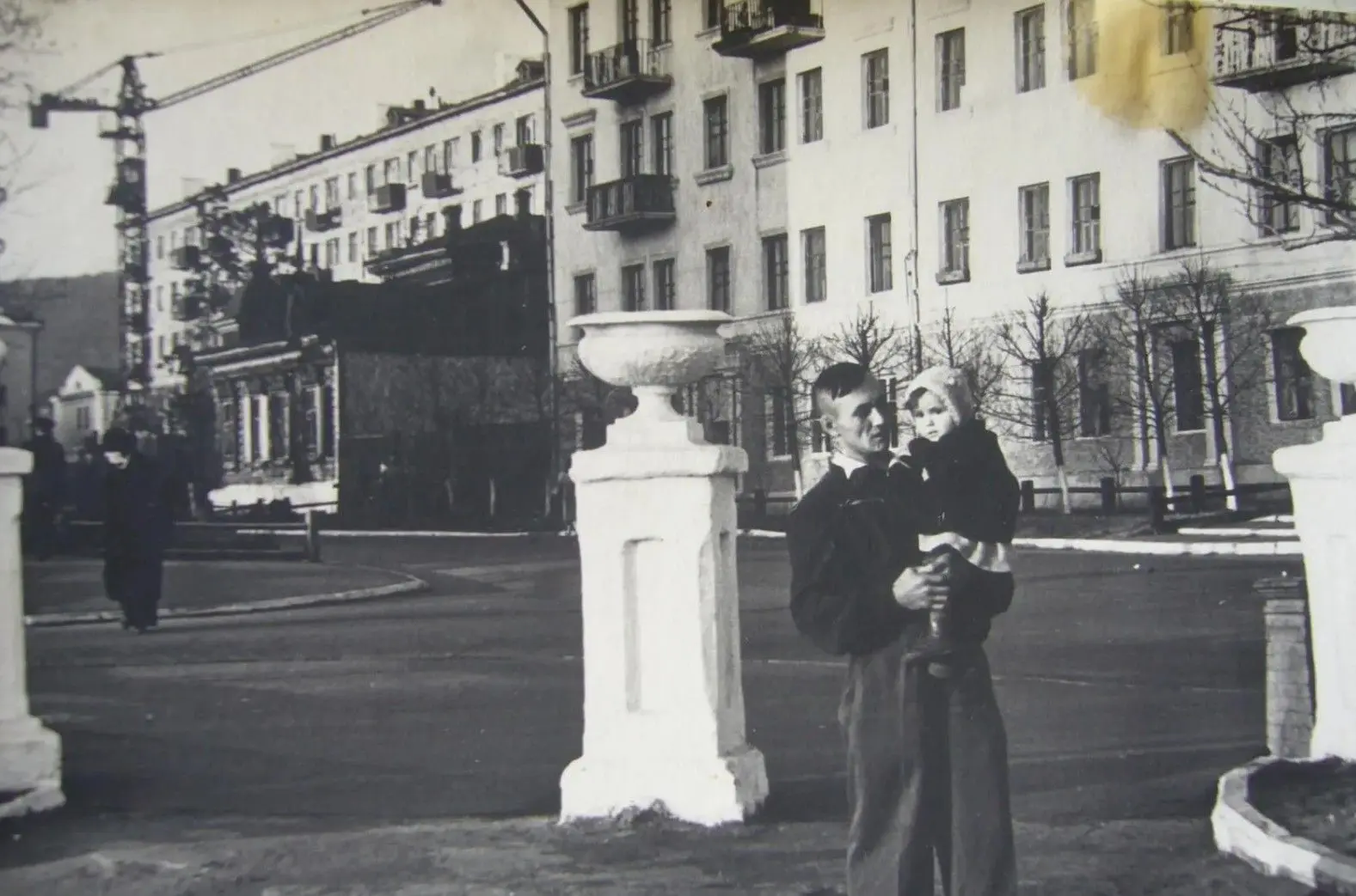 Вид от площади Ленина на перекрёсток Чайковского - Ленинградская, 1959 год. На месте де...