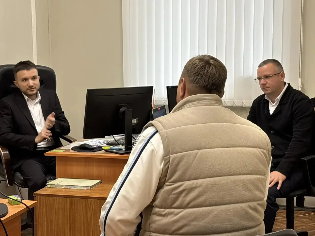 ❗️За расклейку объявлений в неустановленных местах грозит штраф