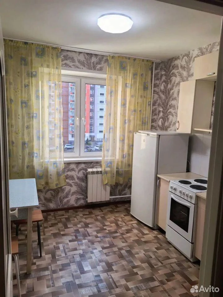 Сдам без посредников: 1-комнатная квартира, 40.3м²