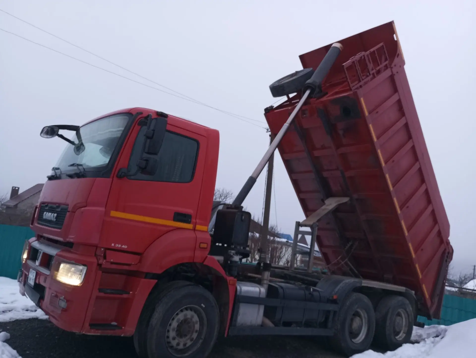 Продаю самосвал КАМАЗ 6520 - 43 люкс евро 4, 2017 года, 20 куб. В отличном рабочем техн...