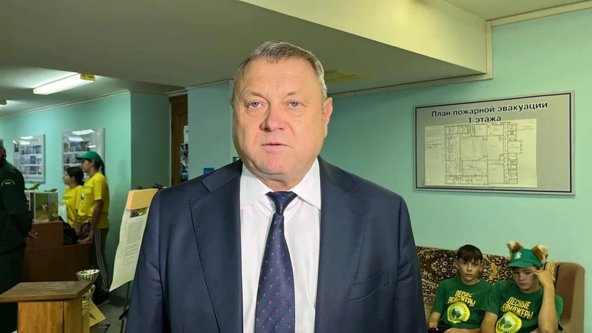 Министра природных ресурсов и экологии Саратовской области Константина Доронина освобод...