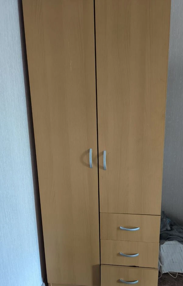 Отдам шкаф за шоколадку. Самовывоз из Академгородка