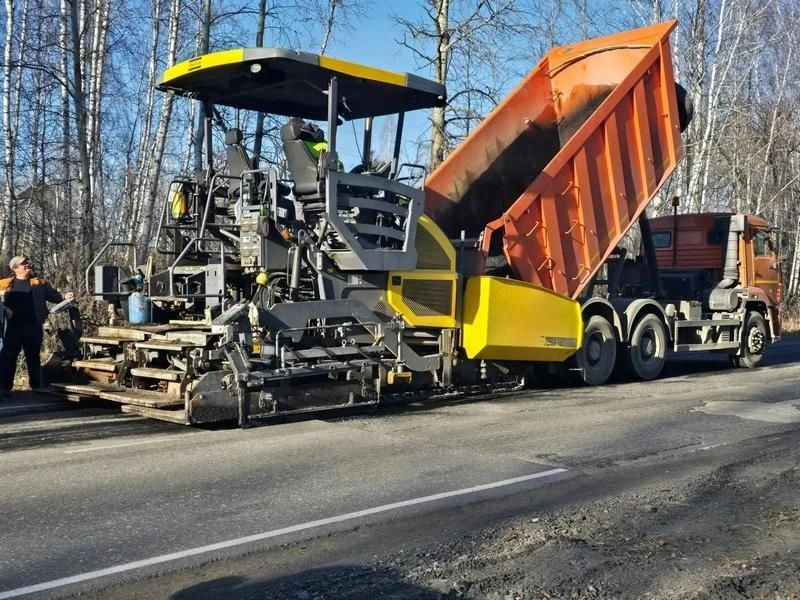 В Озерске начали укладывать асфальт на улице Кыштымской