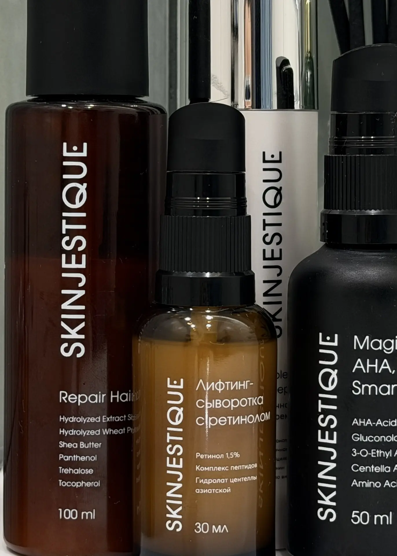 Не кажется ли вам, что SKINJESTIQUE скоро объявит мою полку своим официальным филиалом?...