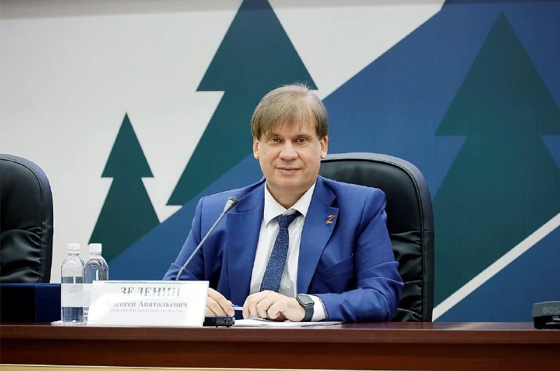 Спикер парламента Кузбасса Алексей Зеленин плетется в хвосте медиарейтингов, занимая 85...