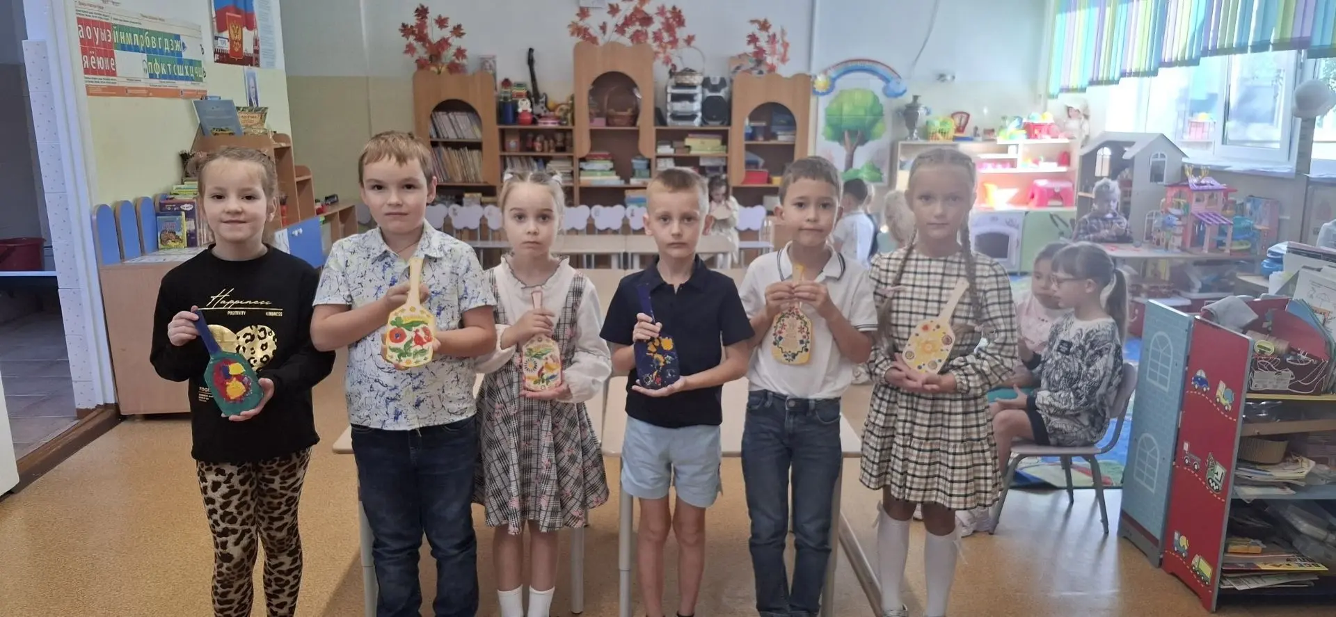 🎨✨ Супер мастер-класс в группе «Ежевичка»: расписываем дерево! ✨🖌️