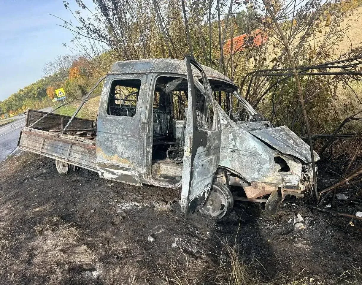 ⚡️ В Хохольском районе «ГАЗель» полностью сгорела после ДТП с «КамАЗом»