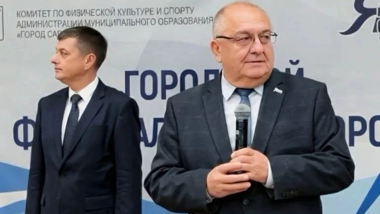 🥇 На фестивале в Саратове боролись 350 спортсменов