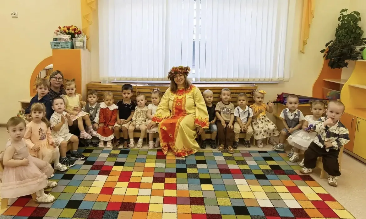 Сегодня в группу "Бусинки " заглянула Красавица-Осень .🍁🍁🍁 Она поиграла с ребятами в...