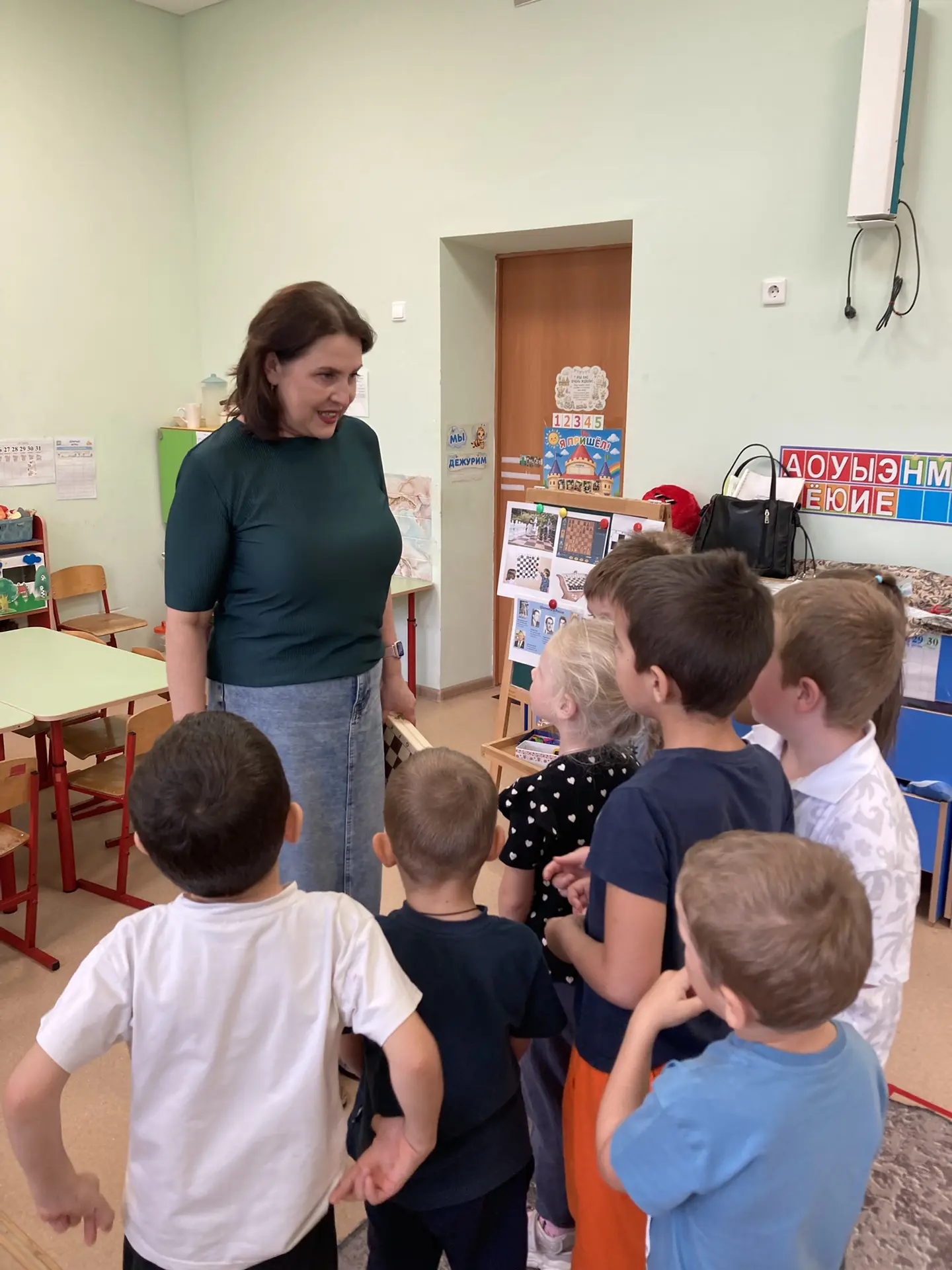 ШАХМАТЫ ДЛЯ МАЛЫШЕЙ       В этом году в нашем детском саду появилось два кружка. Один и...