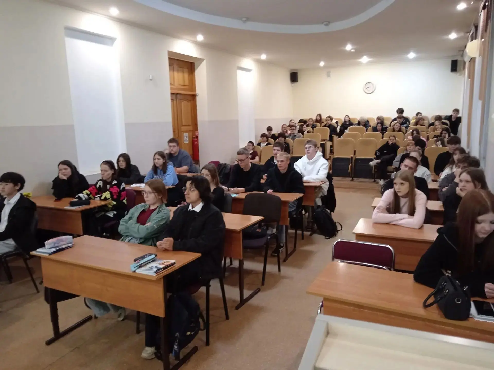 07.10.2026 в техникуме прошла лекция на тему «Мягкая сила: как массовая культура меняет...