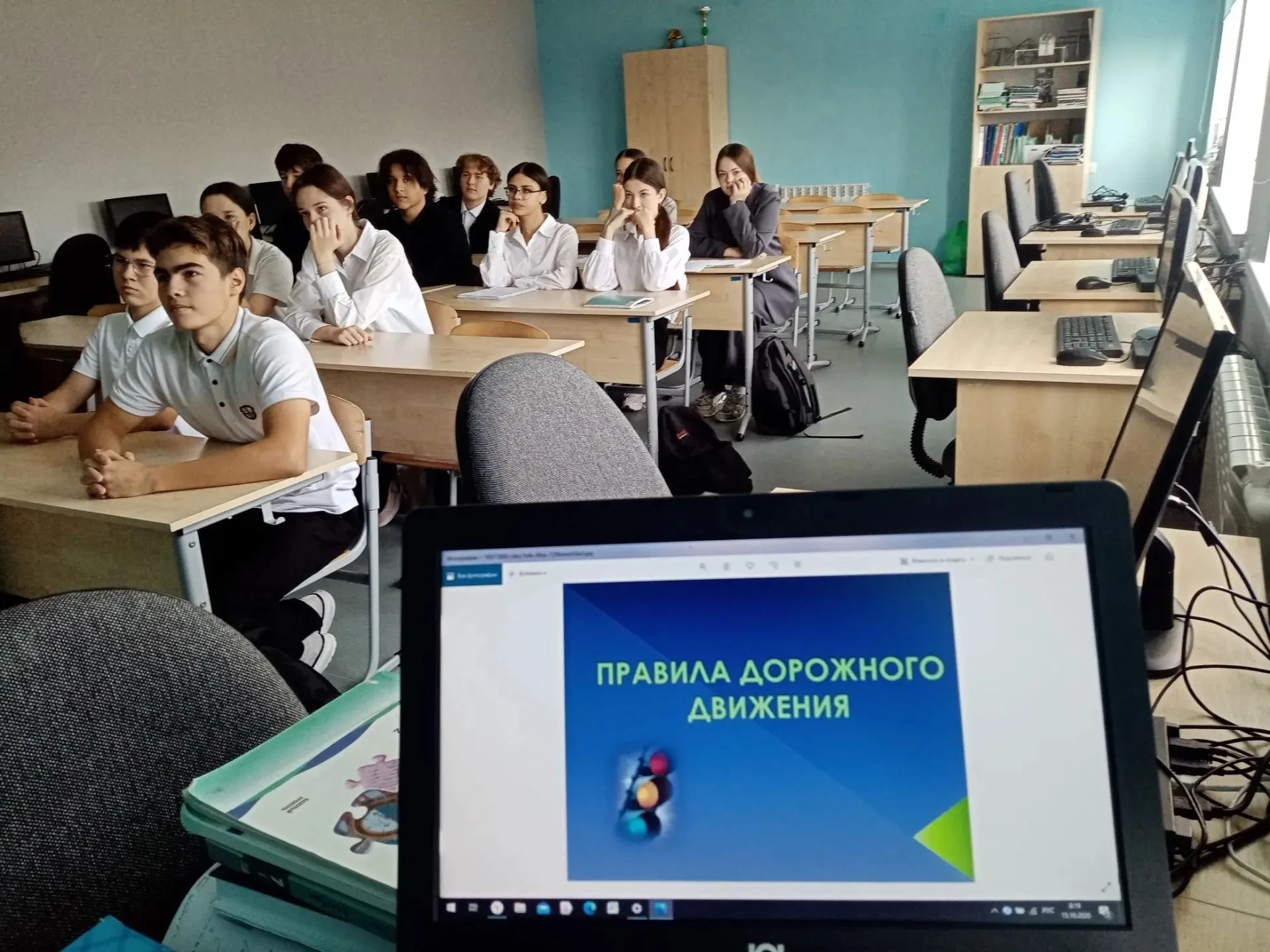 Сегодня в 10 классе классный руководитель Елохина Н. Ю. провела важный классный час, по...