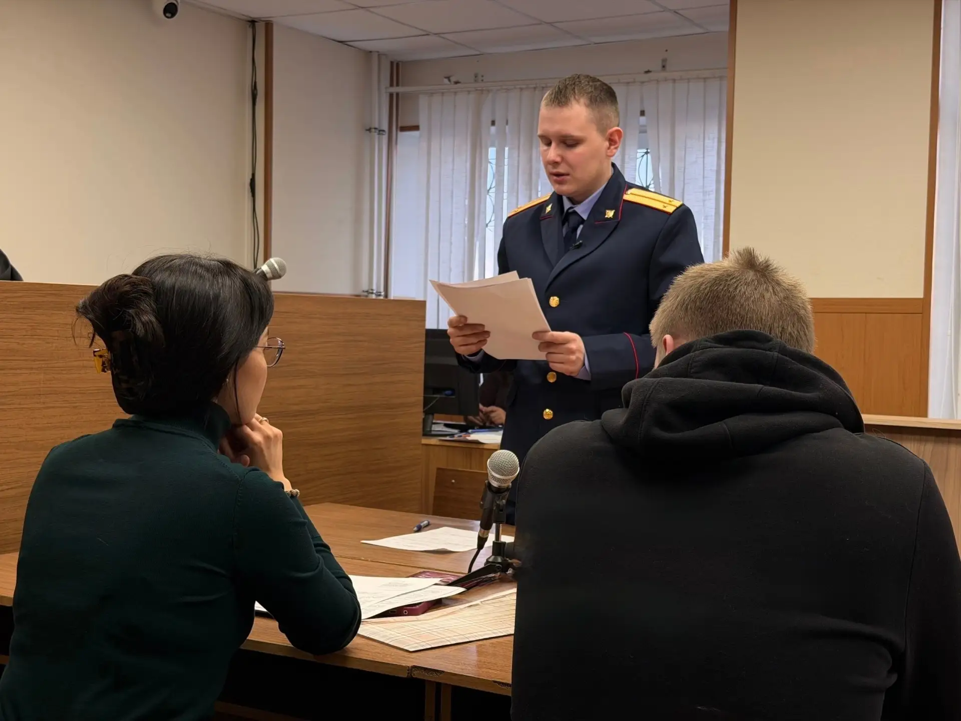 ⚖️ Обвиняемый в смертельном избиении молодого человека на улице Газон в Великом Новгоро...