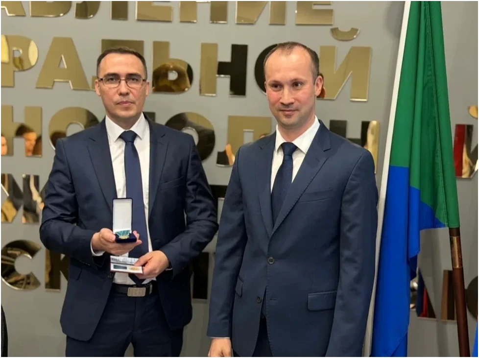 Руководитель Хабаровского УФАС России Николай Костромеев награжден медалью ФАС России «...