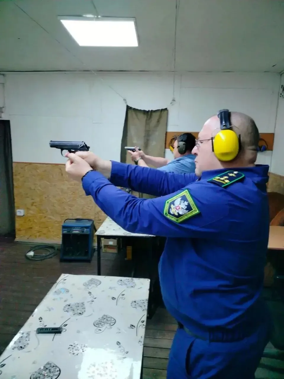 🔫 Юбилейный выстрел: стрелки Тынды выясняли, кто лучше всех стреляет из пистолета