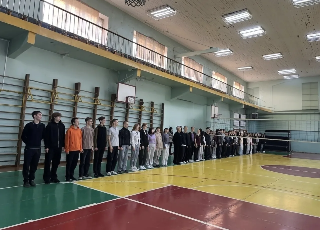 👏Вчера в нашем колледже всё было по традиции — торжественно и значимо. Каждый понедель...