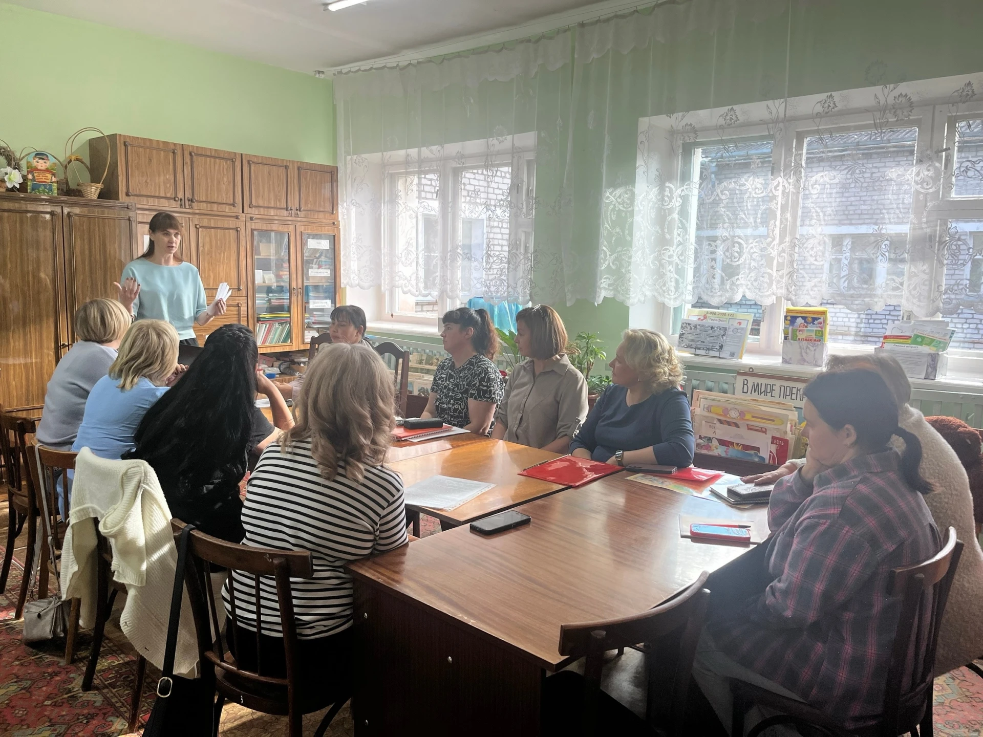 👩‍🏫 Как знакомить малышей с миром профессий? В лузском детском саду педагоги делились...