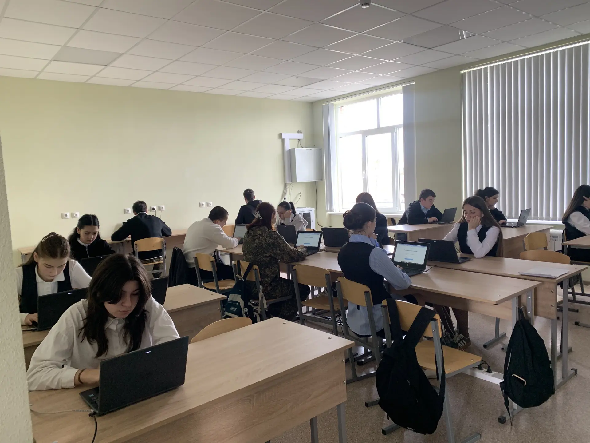 Сегодня состоялся школьный этап ВСОШ по биологии.  Она проходит ежегодно для школьников...