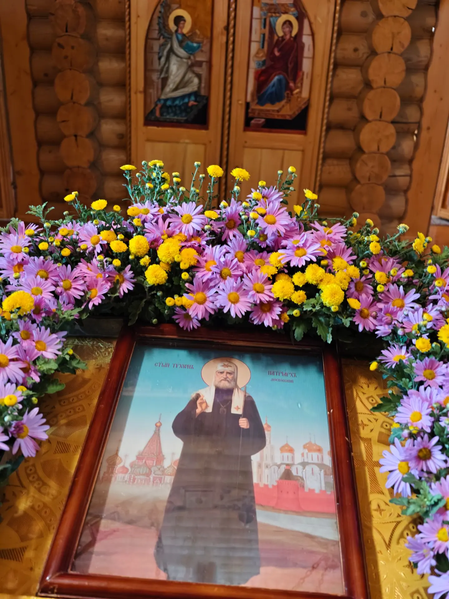 Сегодня, на престольный праздник нашего храма мы служили Божественную Литургию с моим д...