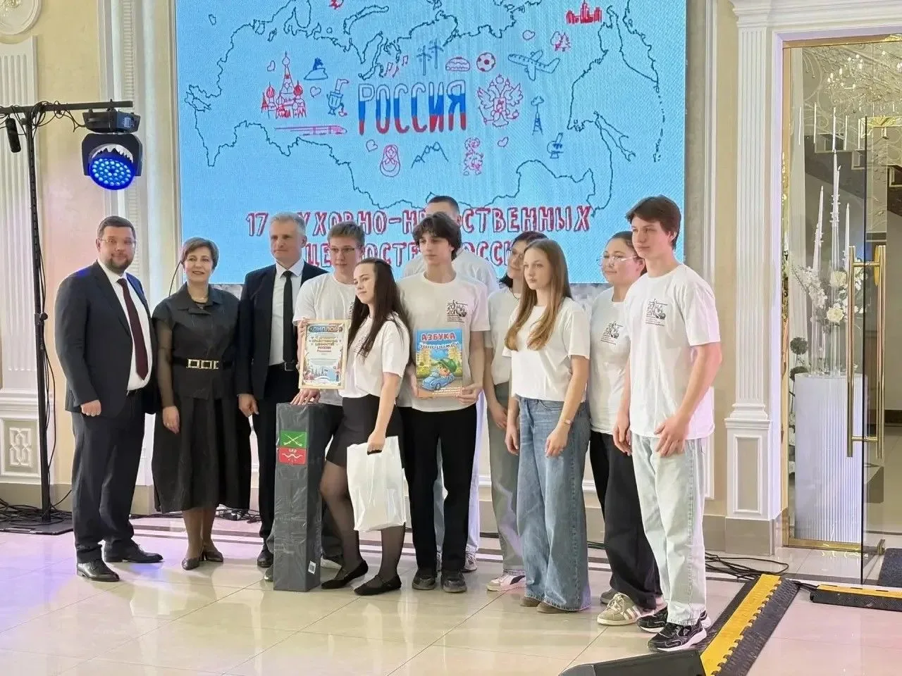 🚀 Гордость школы — команда «Монолит»!