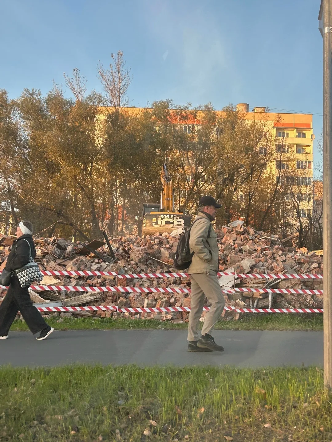 На Нехинской снесли двухэтажный дом