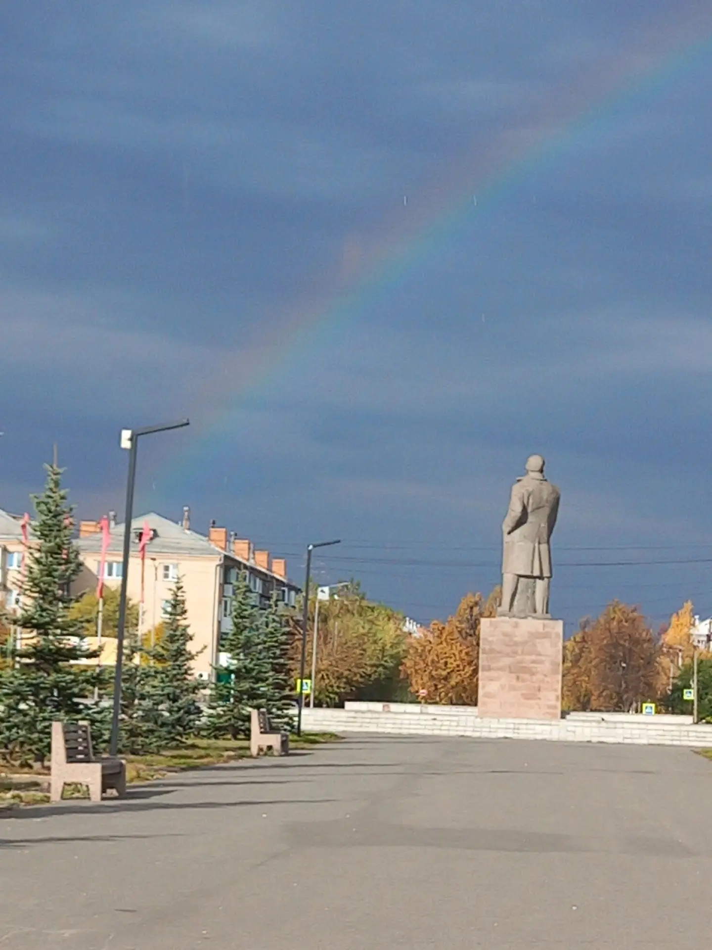 Радуга над городом. Фото от подписчицы.