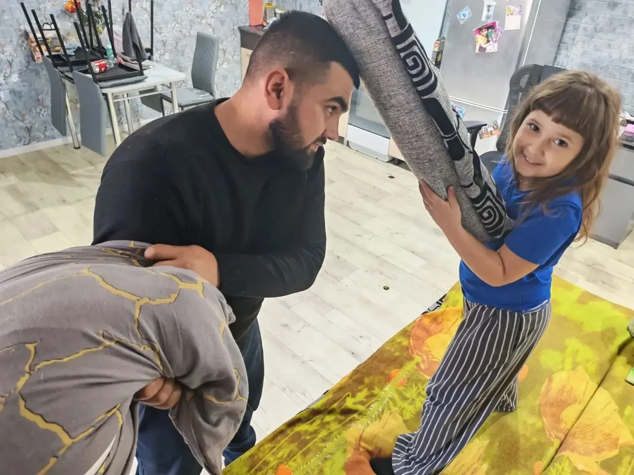 💙 Папа умеет прогонять грусть! 🥰