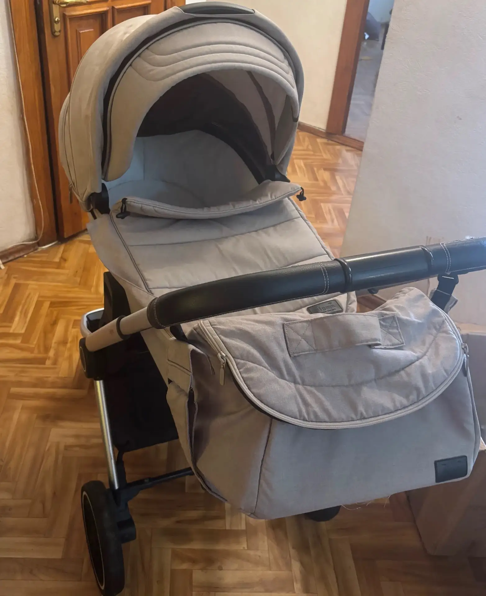 Коляска 10к в хорошем состояние