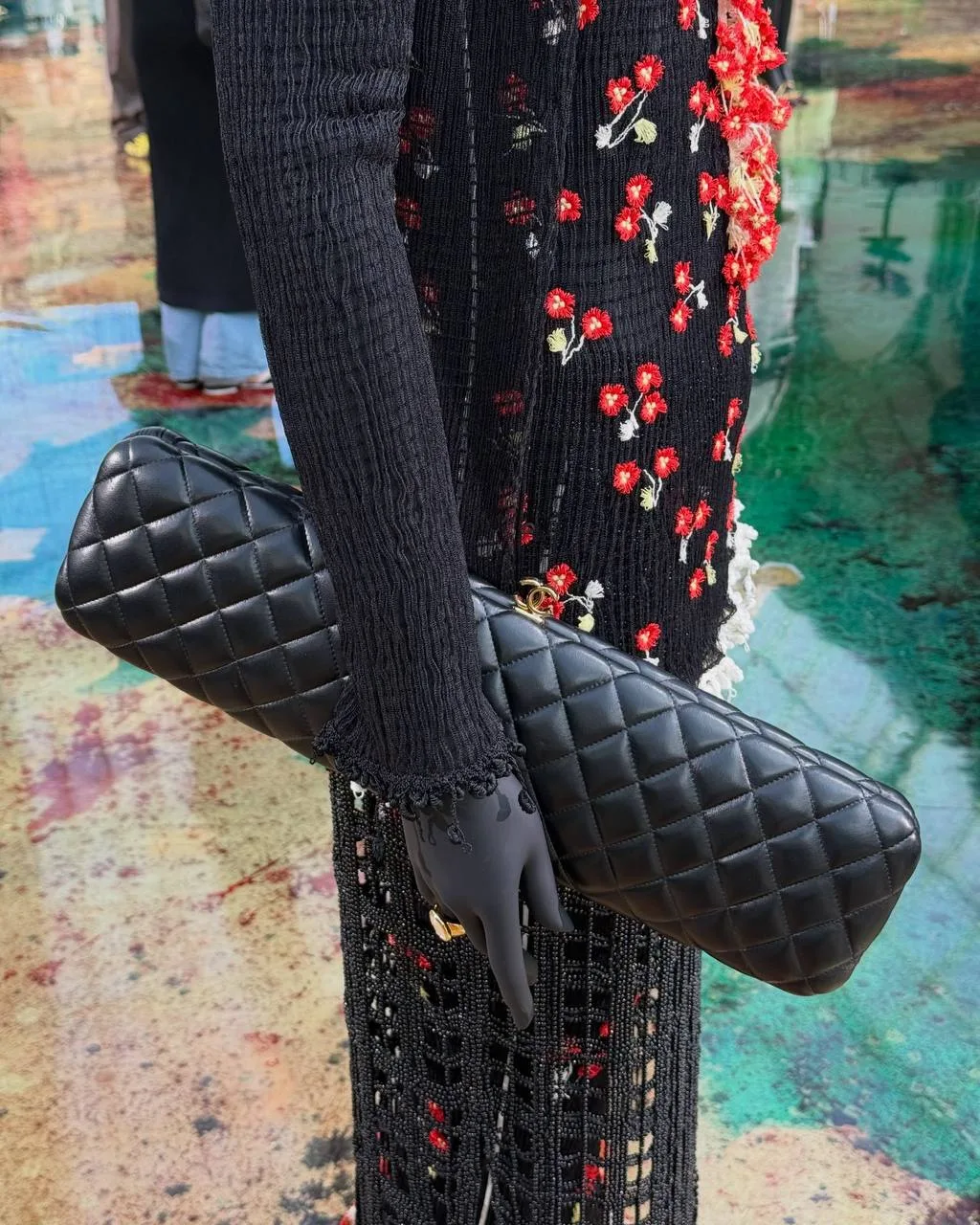 В конечном счете, смысл PFW заключается в том, чтобы наконец увидеть новые сумки Chanel...