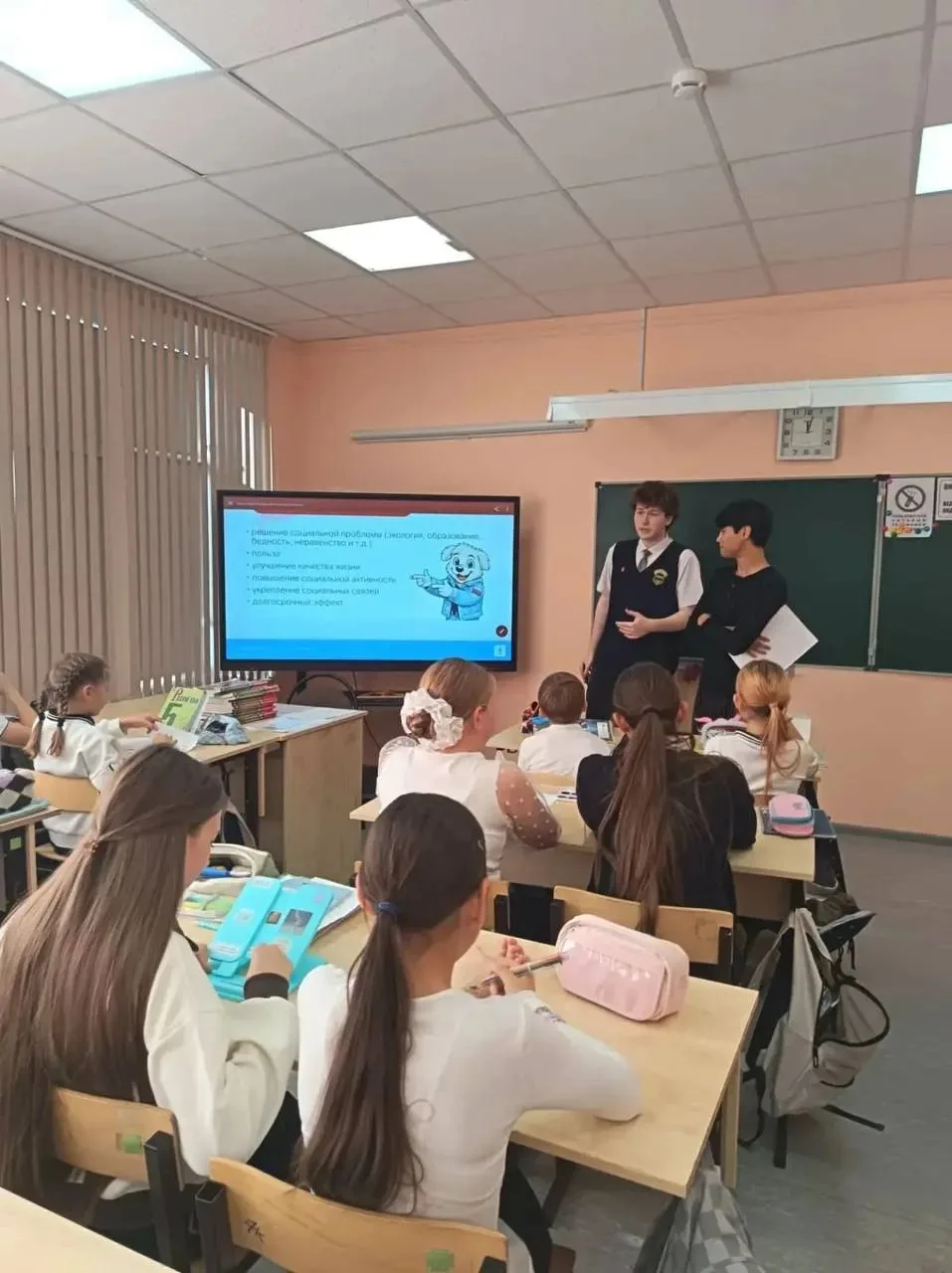 📢 МедиаЦентр на связи:     Школа актива Первых: как наши старшеклассники провели уроки...