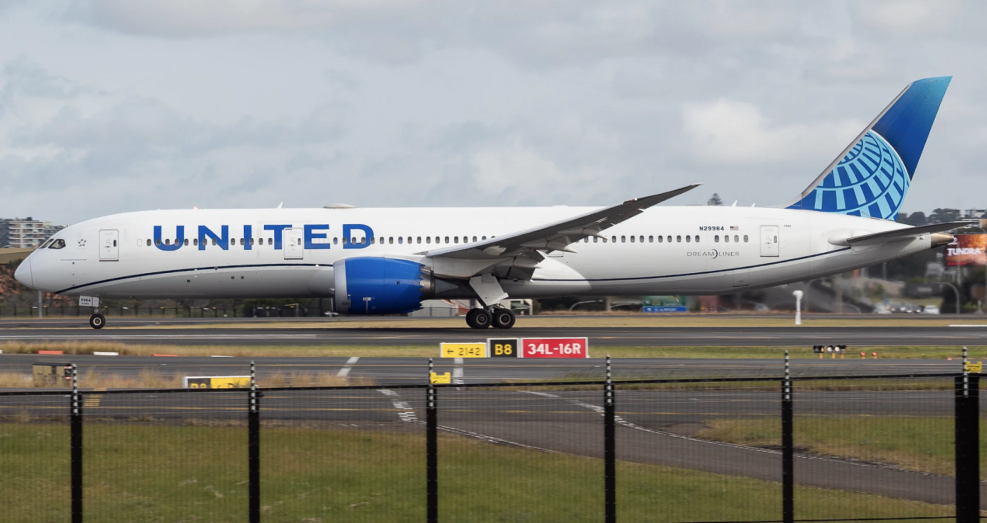 ✈️ United 787: возгорание пауэрбанка в салоне по прибытии в Нариту