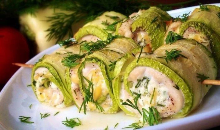 КАБАЧКОВЫЕ РУЛЕТЫ С КУРИЦЕЙ И ТВОРОГОМ