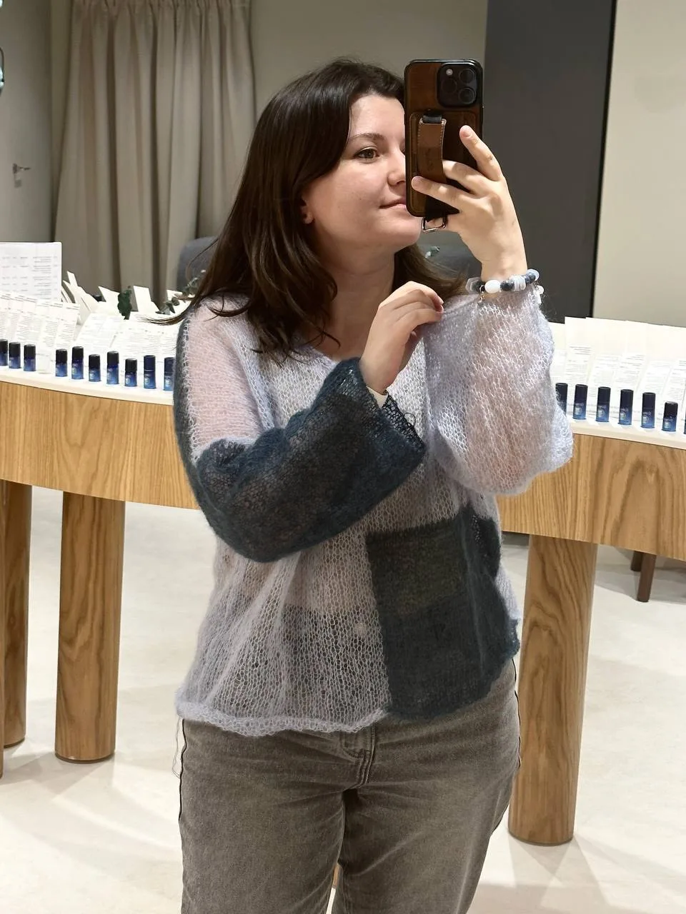 Сегодня Аня пришла на работу в своём новом готовом изделии 🩵