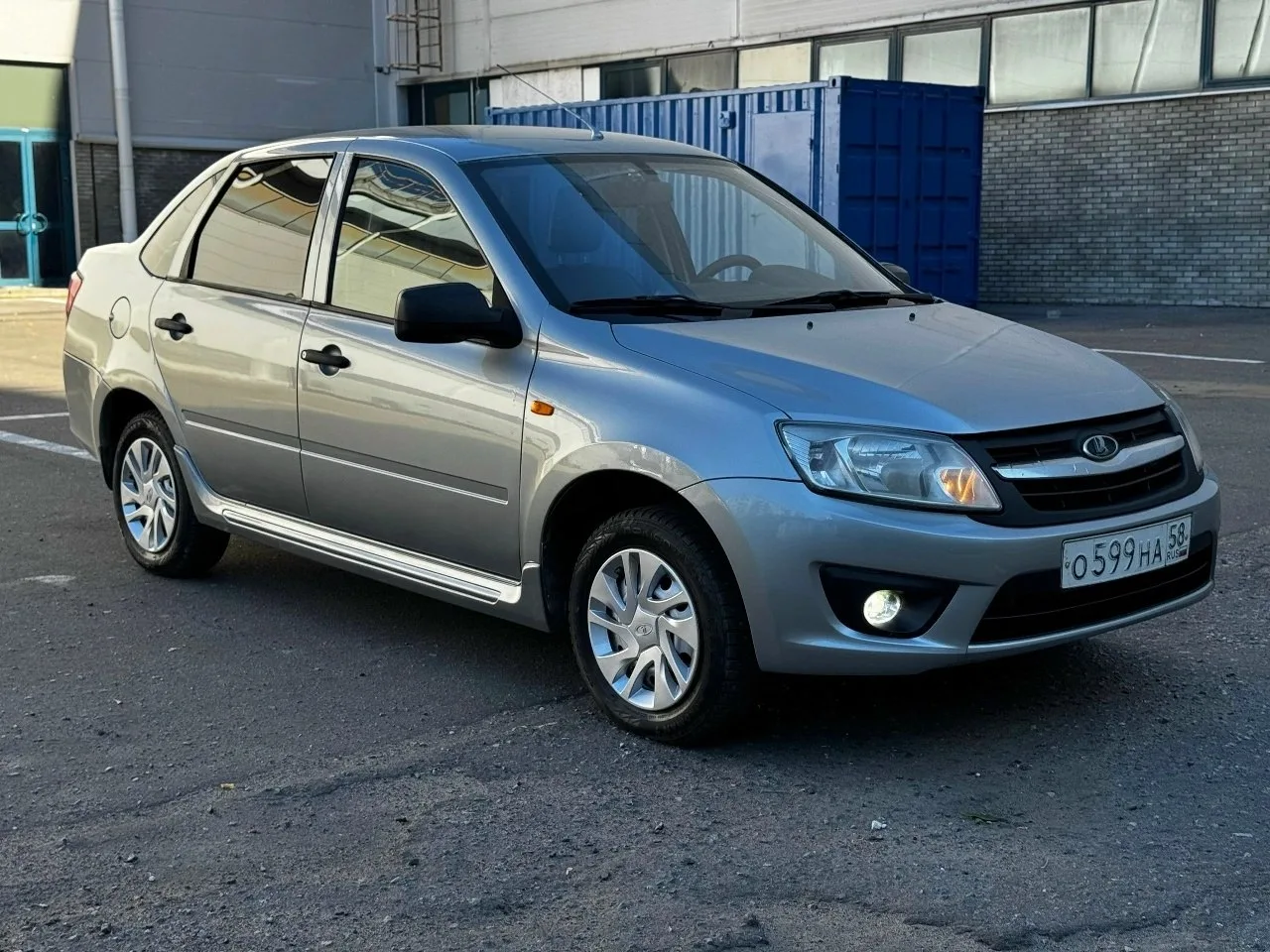 Lada granta 2013 год 1.6 8кл