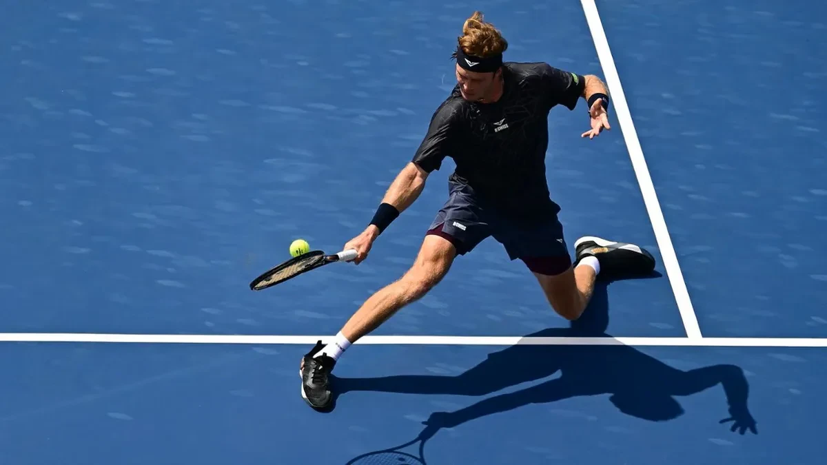 Рублёв споткнулся о 137-ю ракетку мира на старте Шанхая 🎾