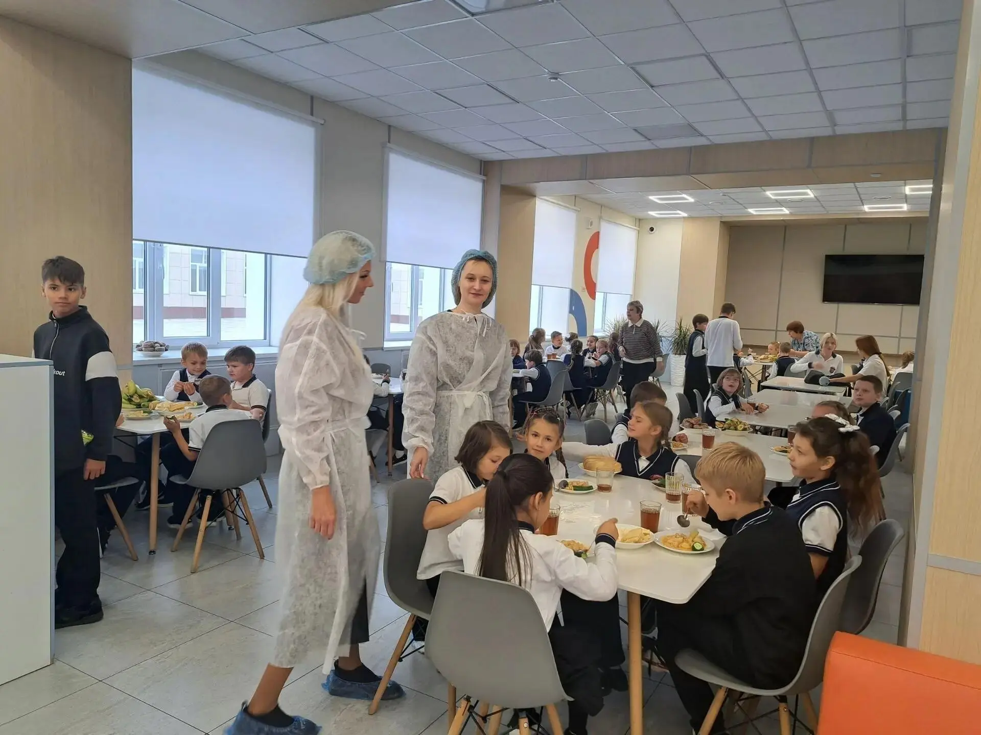 🏫 В Антрацитовской основной школе №1-лицее прошла проверка родительского контроля по о...