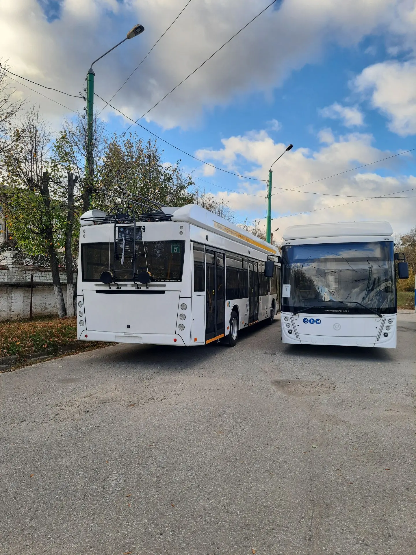 В Чувашию завезли 4 новых троллейбуса. Машины продолжают прибывать в республику по конт...