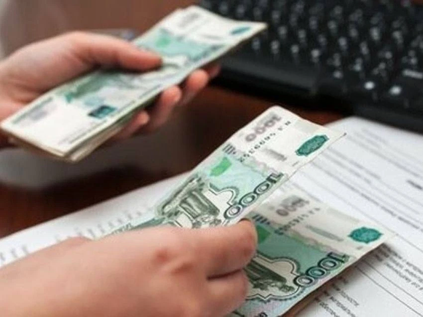 Минтруд запретил подросткам работать водителями и в ритуальной сфере