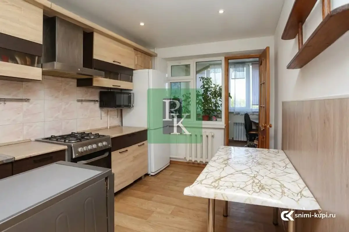 Квартира, 1-к, 42 м², 5 эт.