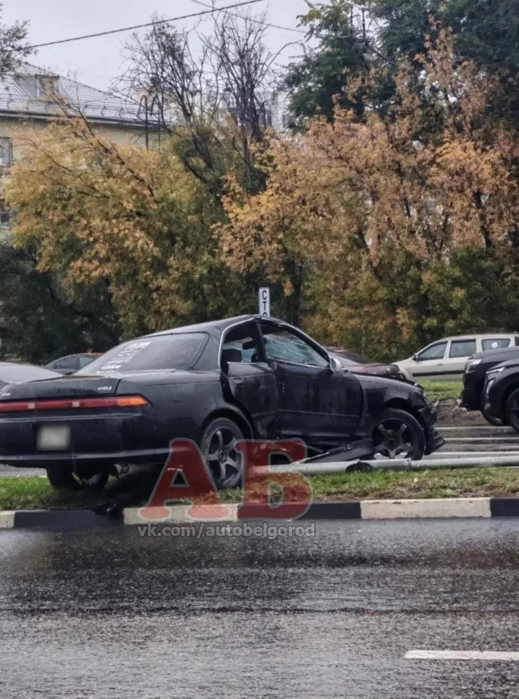😳 ДТП на развязке Белгородского полка. Со слов очевидцев, водитель госпитализирован.