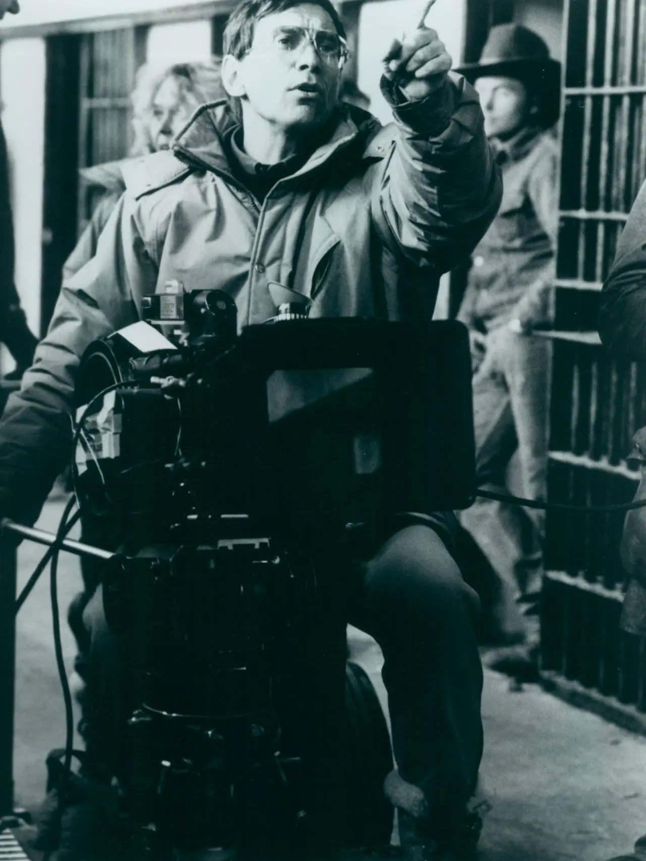 Андрей Кончаловский во время съемок фильма «Поезд-беглец» 1985 года.