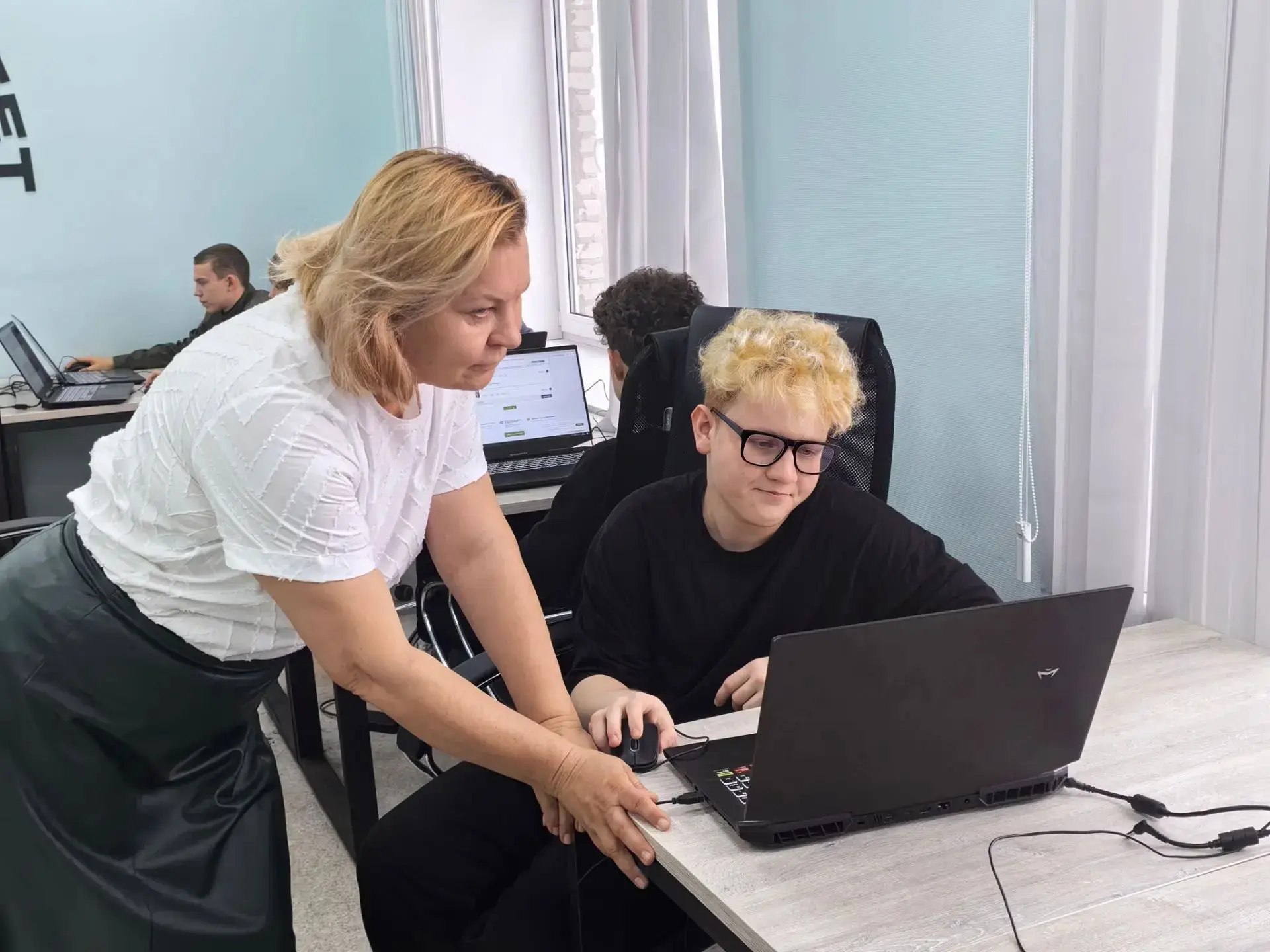 🎉 Профпробы в Ногинском колледже: школьники попробовали себя в разных профессиях! 🎉