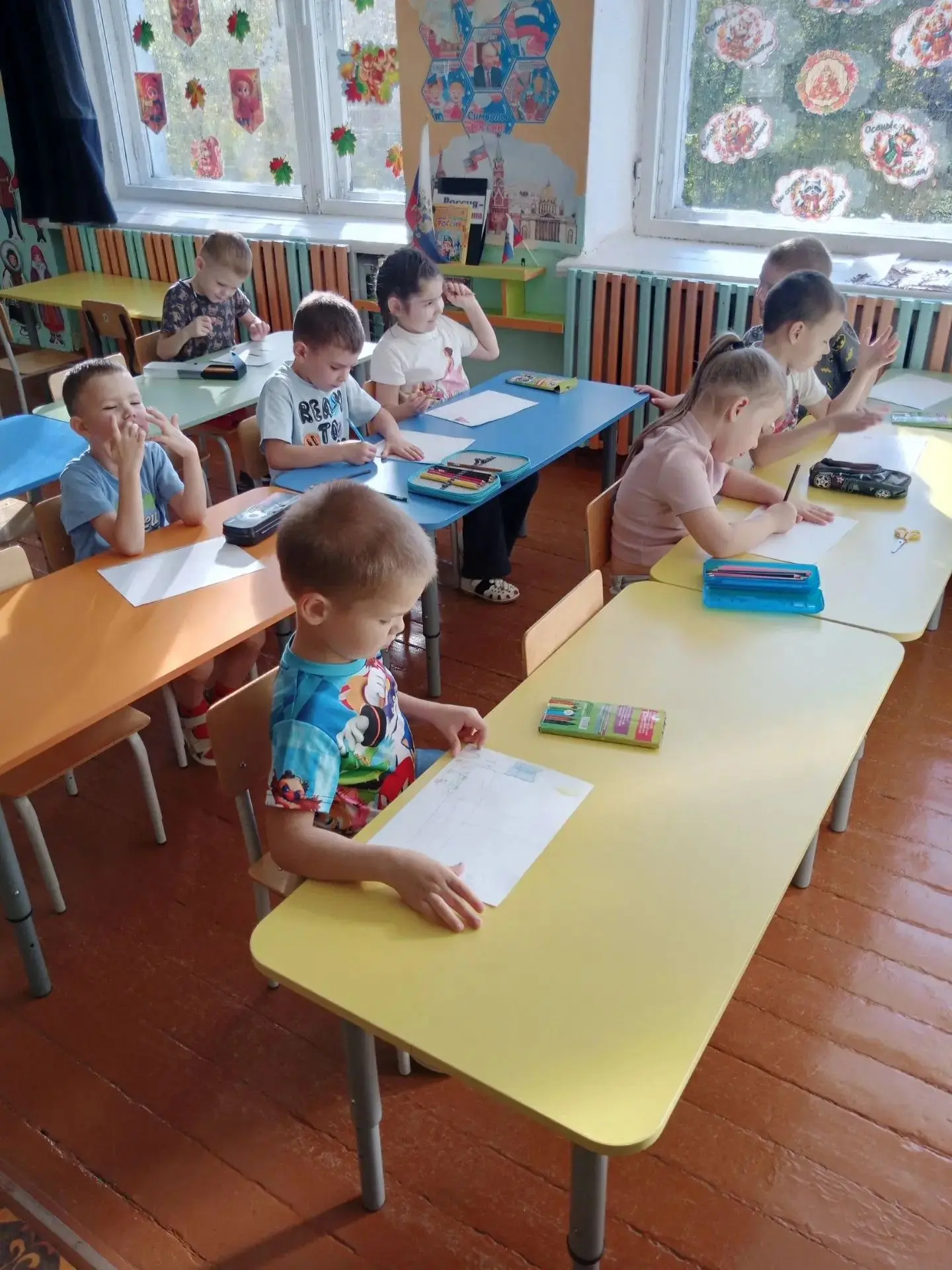 В подготовительной группе отметили Международный день безопасной дороги до детского сада!