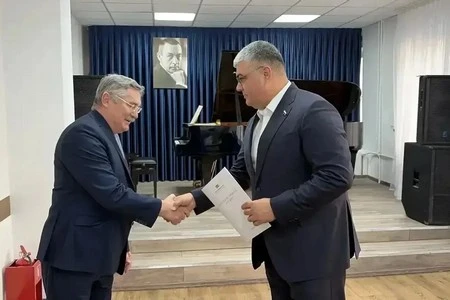 Депутат Государственной Думы от ЛДПР Каплан Панеш посетил детскую школу искусств имени ...
